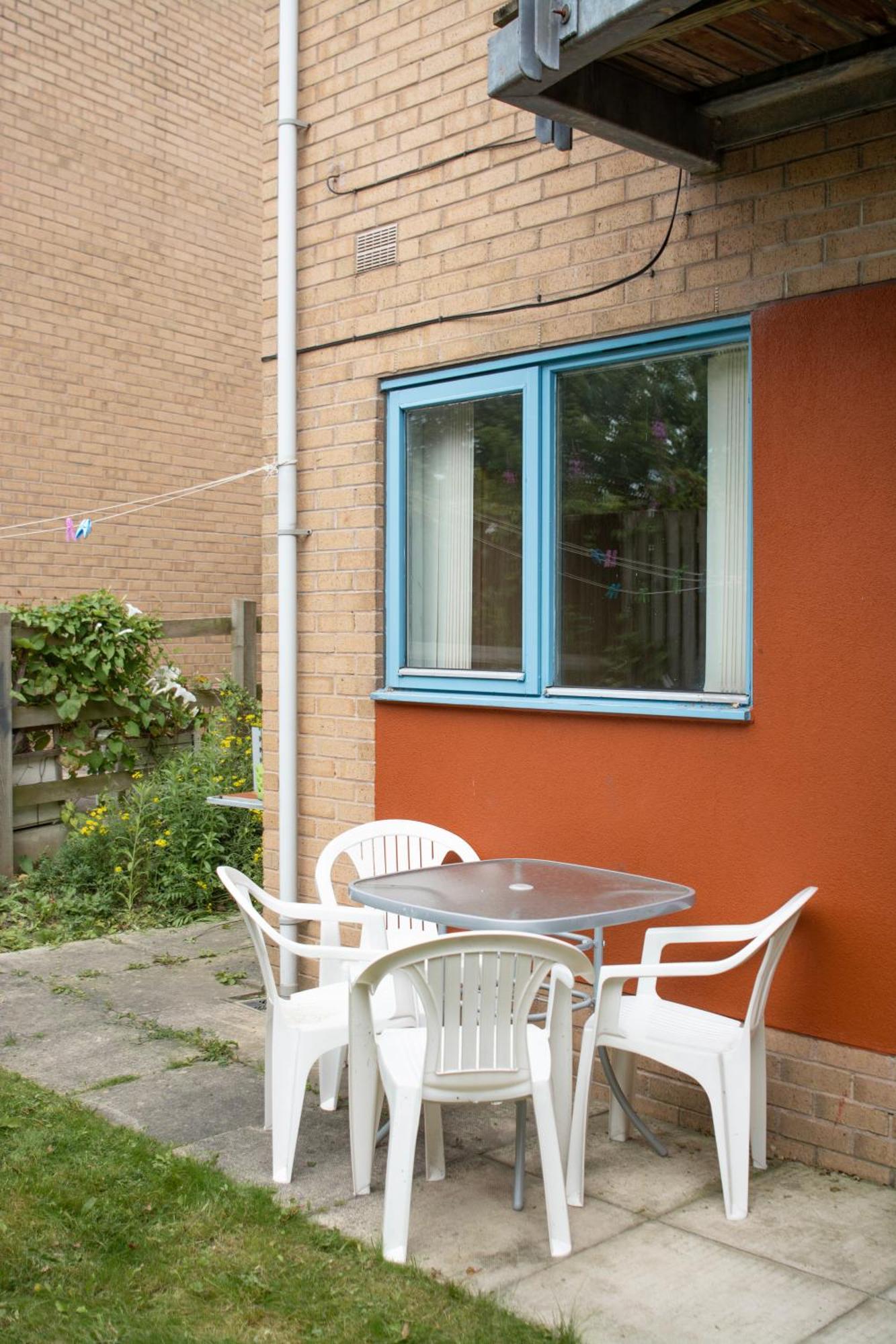 Well-Equipped 4 Bedroom House Close To City Centre ลีดส์ ภายนอก รูปภาพ